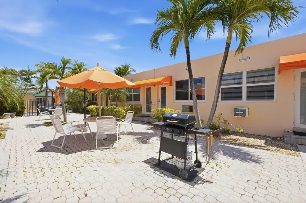 330 Arthur Street Hollywood FL 33019