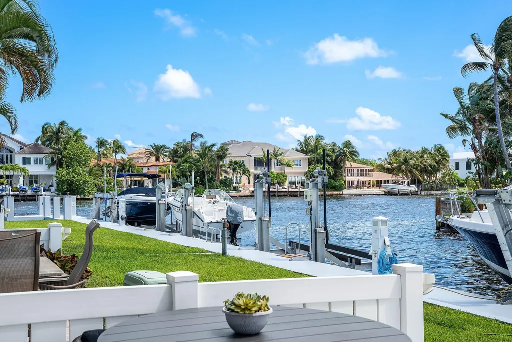 966 Jeffery Street Boca Raton FL 33487