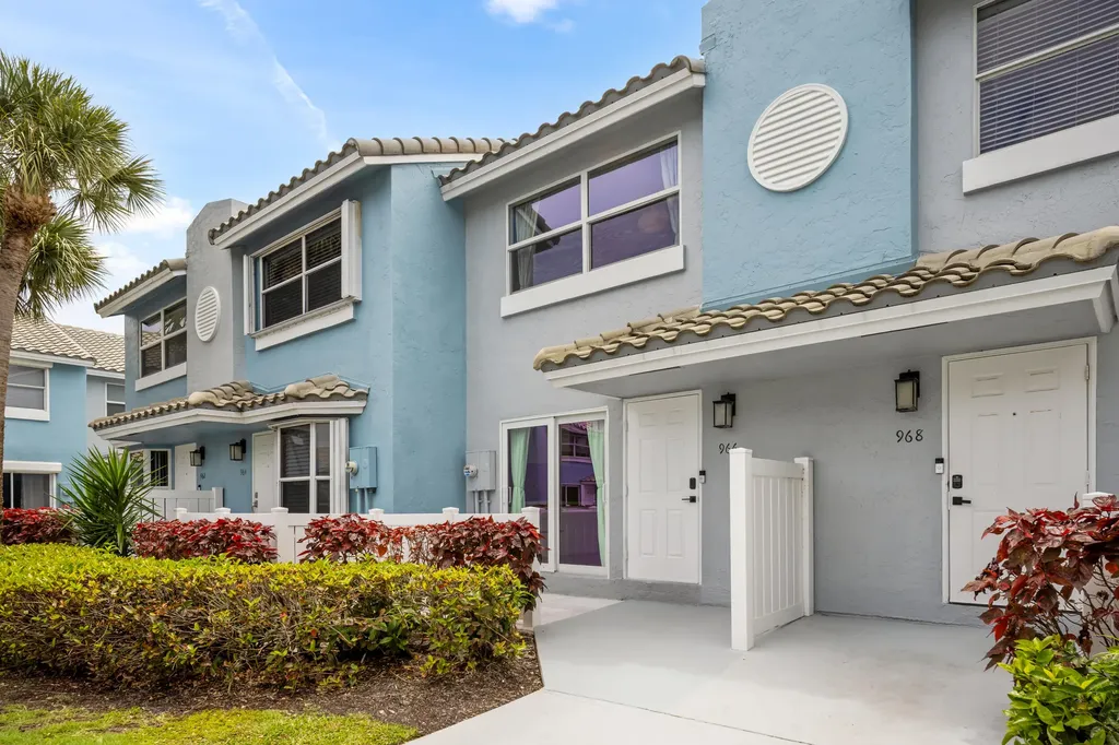 966 Jeffery Street Boca Raton FL 33487