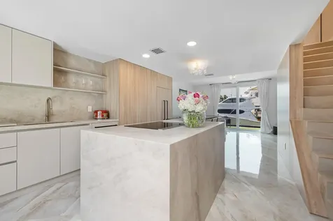 966 Jeffery Street Boca Raton FL 33487