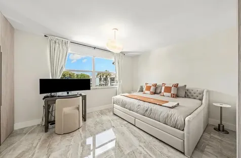 966 Jeffery Street Boca Raton FL 33487