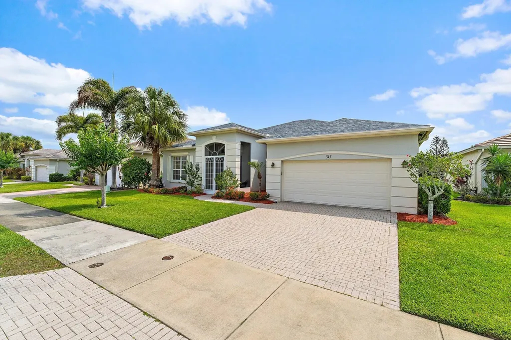 317 SW Lake Forest Way Port St Lucie FL 34986