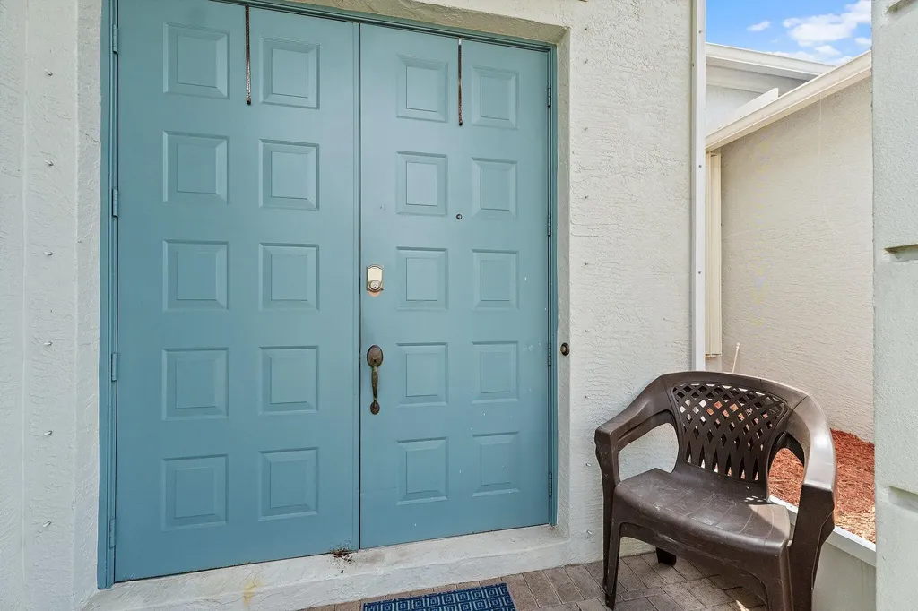 317 SW Lake Forest Way Port St Lucie FL 34986