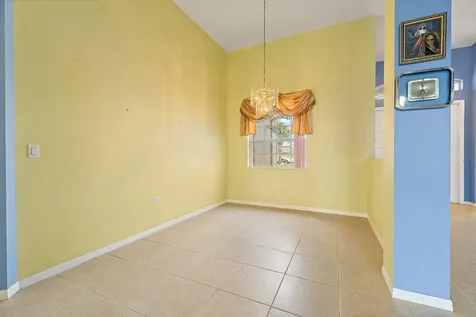 317 SW Lake Forest Way Port St Lucie FL 34986