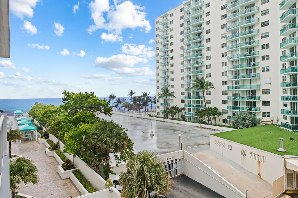 3725 S Ocean Drive Hollywood FL 33019