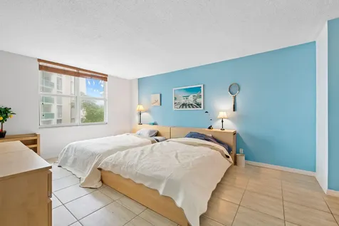 3725 S Ocean Drive Hollywood FL 33019
