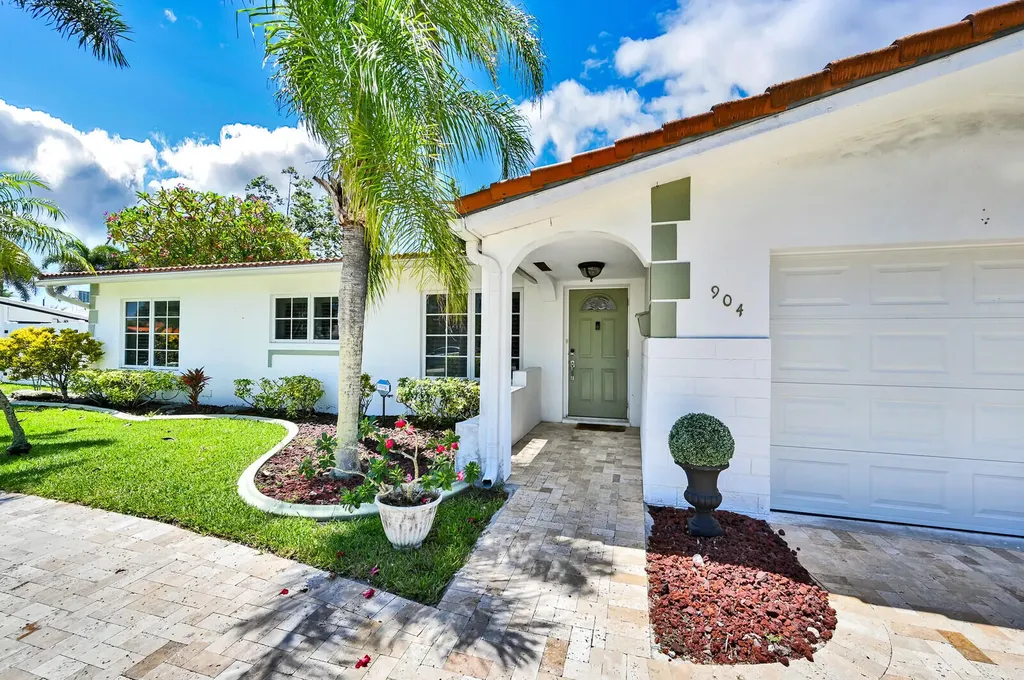 904 SE 12th Street Deerfield Beach FL 33441