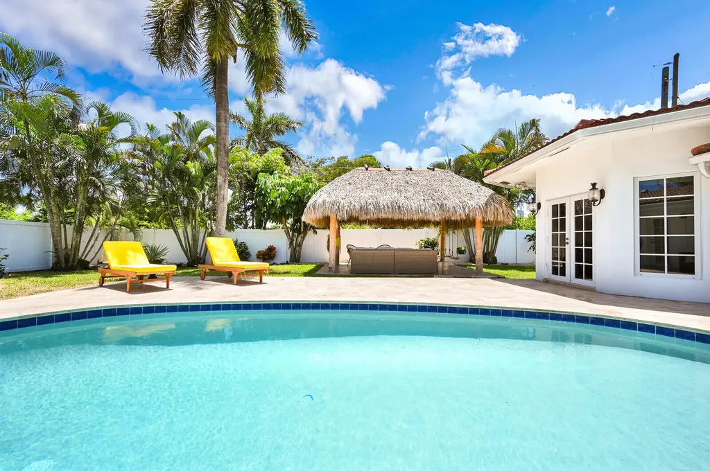 904 SE 12th Street Deerfield Beach FL 33441