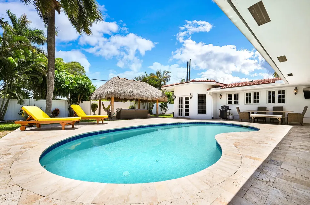 904 SE 12th Street Deerfield Beach FL 33441