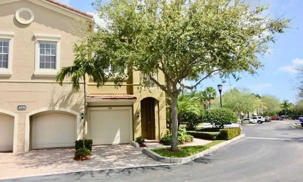 4930 Bonsai Circle Palm Beach Gardens FL 33418