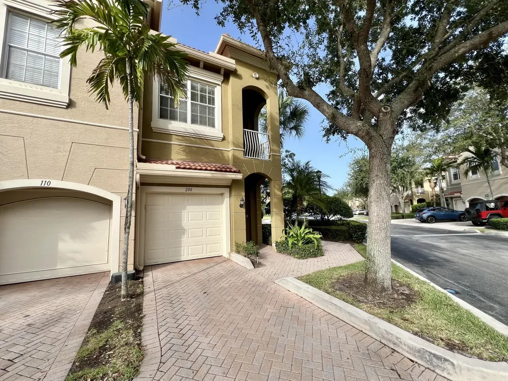 4930 Bonsai Circle Palm Beach Gardens FL 33418