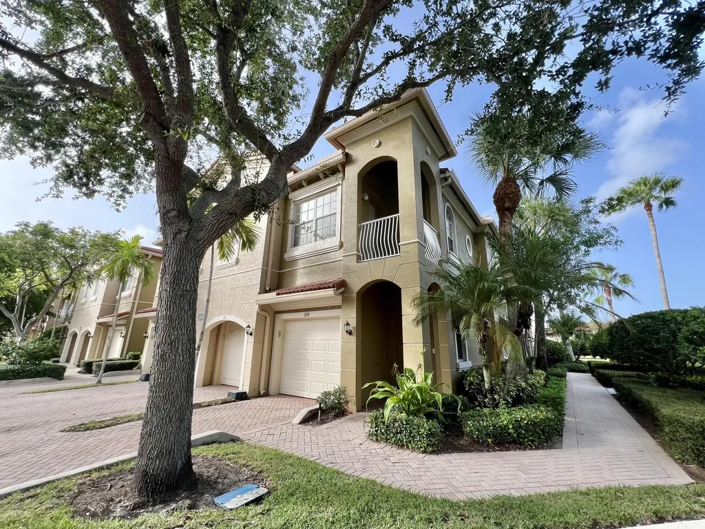 4930 Bonsai Circle Palm Beach Gardens FL 33418
