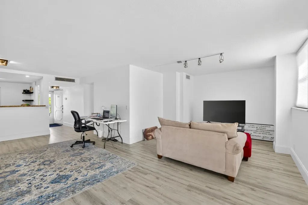5961 NW 2nd Avenue Boca Raton FL 33487