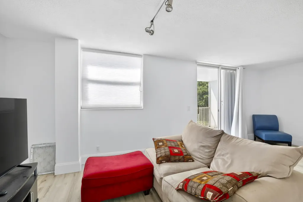 5961 NW 2nd Avenue Boca Raton FL 33487