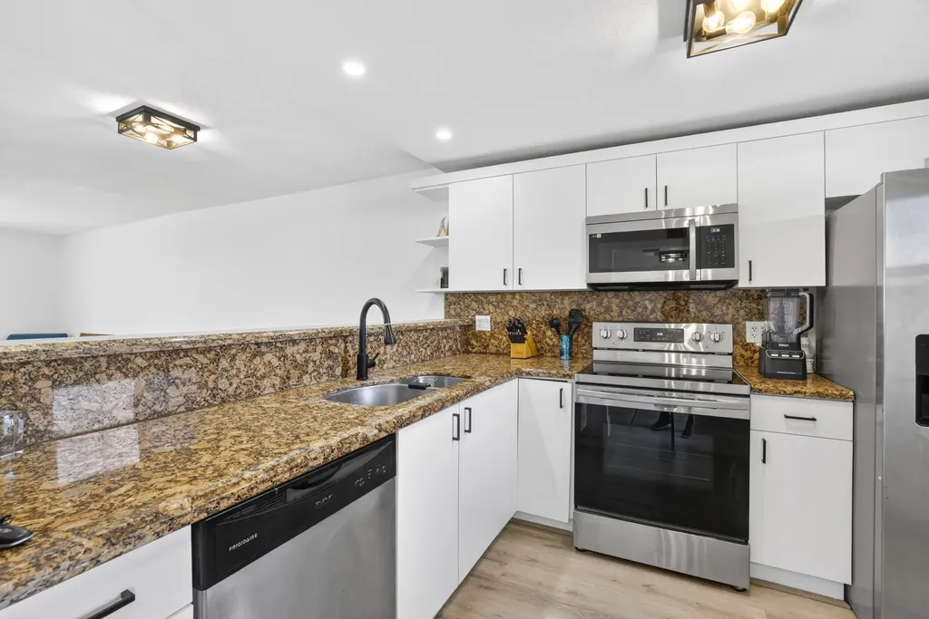 5961 NW 2nd Avenue Boca Raton FL 33487