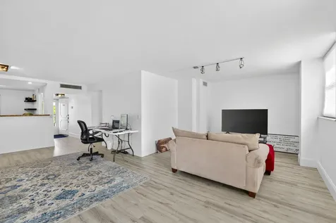 5961 NW 2nd Avenue Boca Raton FL 33487
