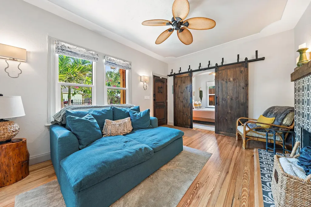 823 Selkirk Street S West Palm Beach FL 33405