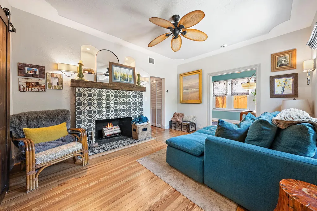 823 Selkirk Street S West Palm Beach FL 33405
