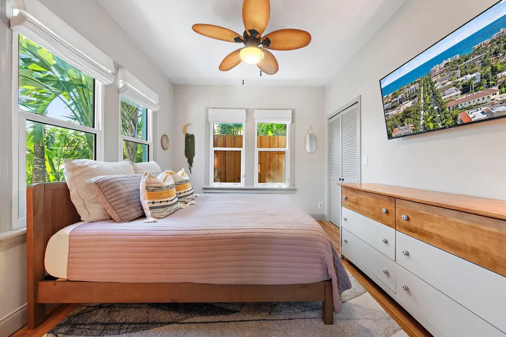 823 Selkirk Street S West Palm Beach FL 33405