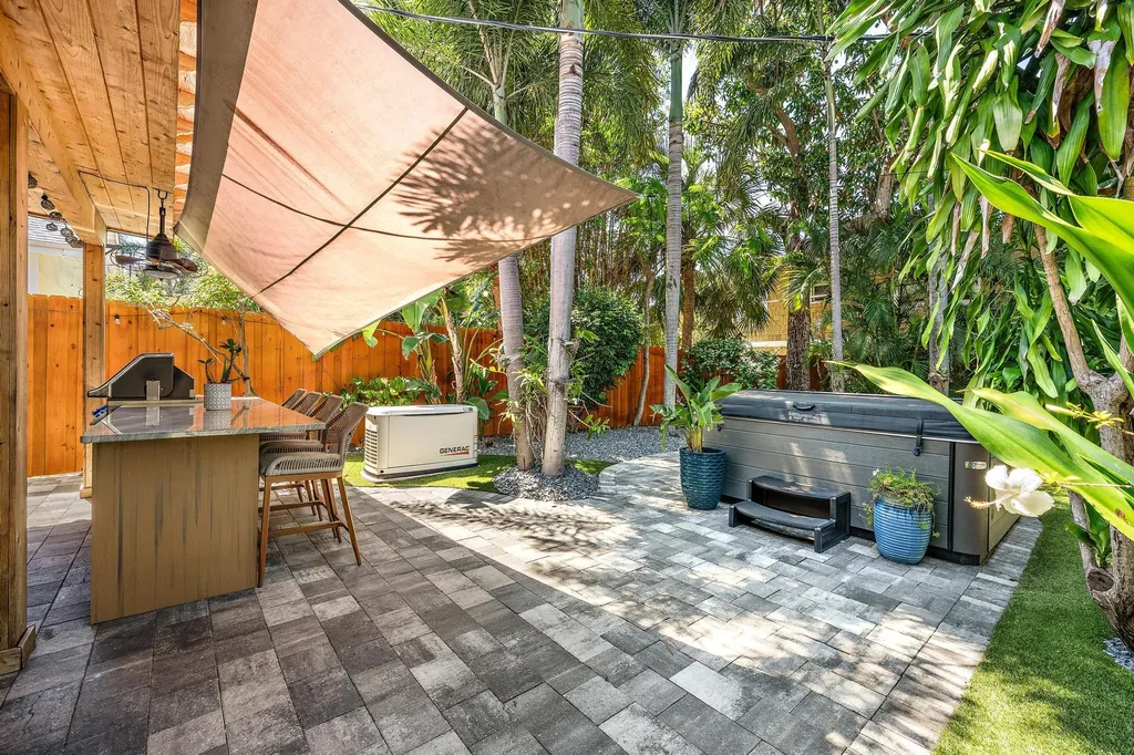 823 Selkirk Street S West Palm Beach FL 33405
