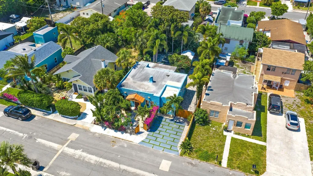 823 Selkirk Street S West Palm Beach FL 33405
