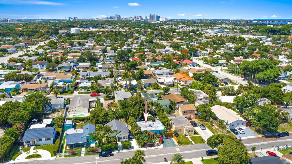 823 Selkirk Street S West Palm Beach FL 33405