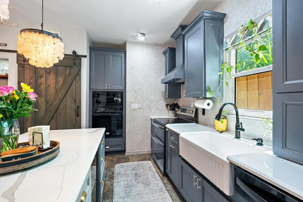 823 Selkirk Street S West Palm Beach FL 33405