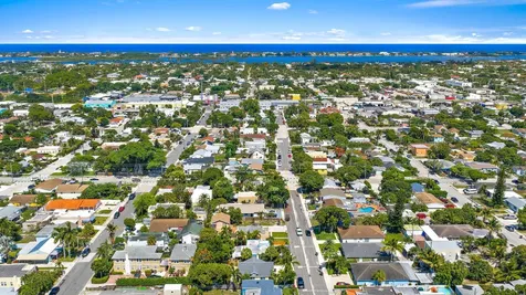 823 Selkirk Street S West Palm Beach FL 33405