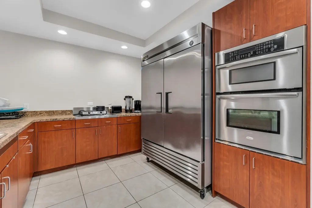 3300 NE 36th Street Fort Lauderdale FL 33308