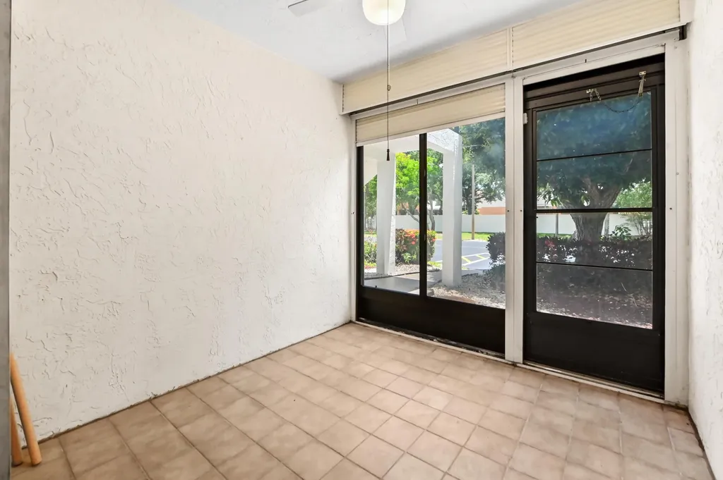6586 Southurst Terrace Delray Beach FL 33446