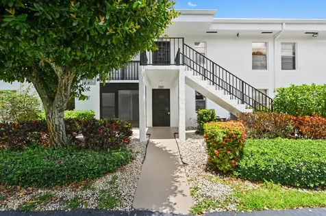 6586 Southurst Terrace Delray Beach FL 33446