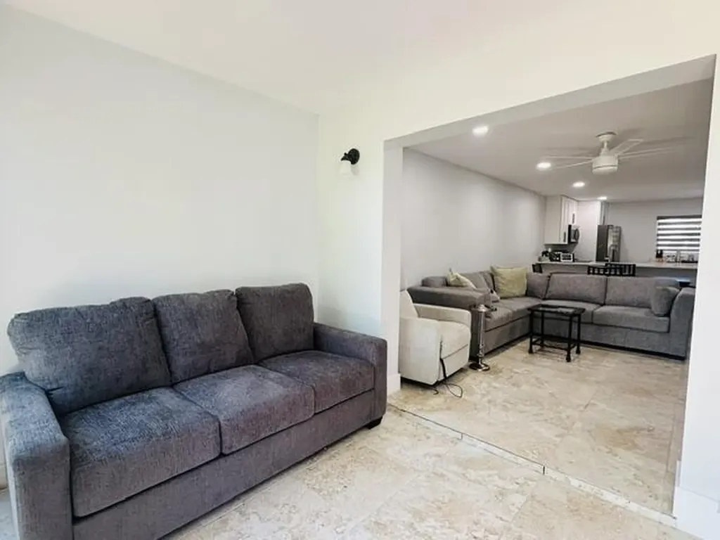 2601 NE 3rd Court Boynton Beach FL 33435