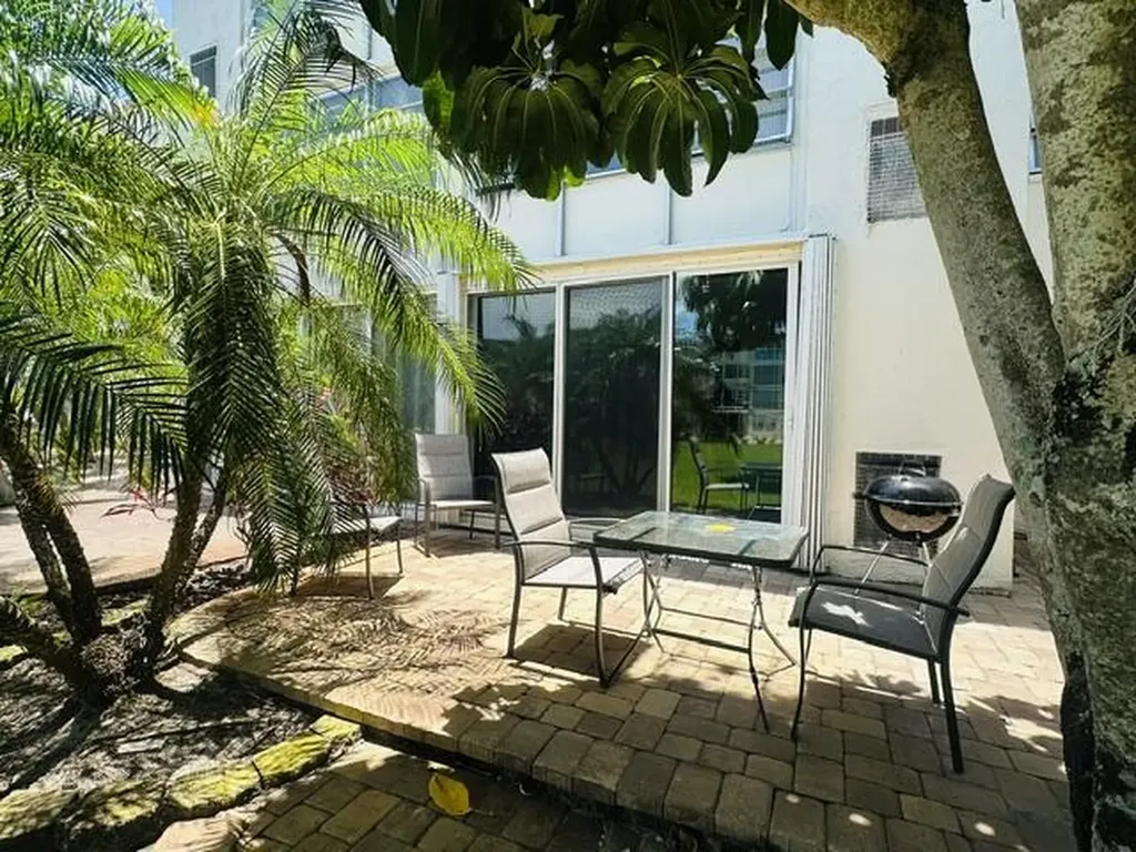 2601 NE 3rd Court Boynton Beach FL 33435