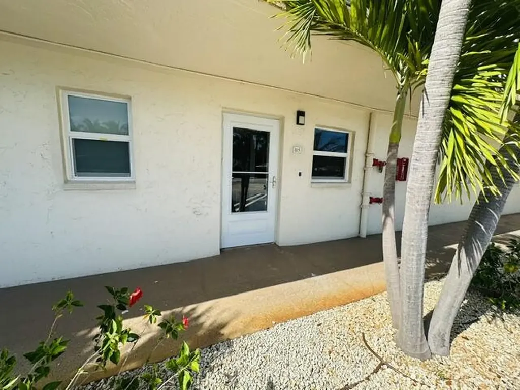 2601 NE 3rd Court Boynton Beach FL 33435