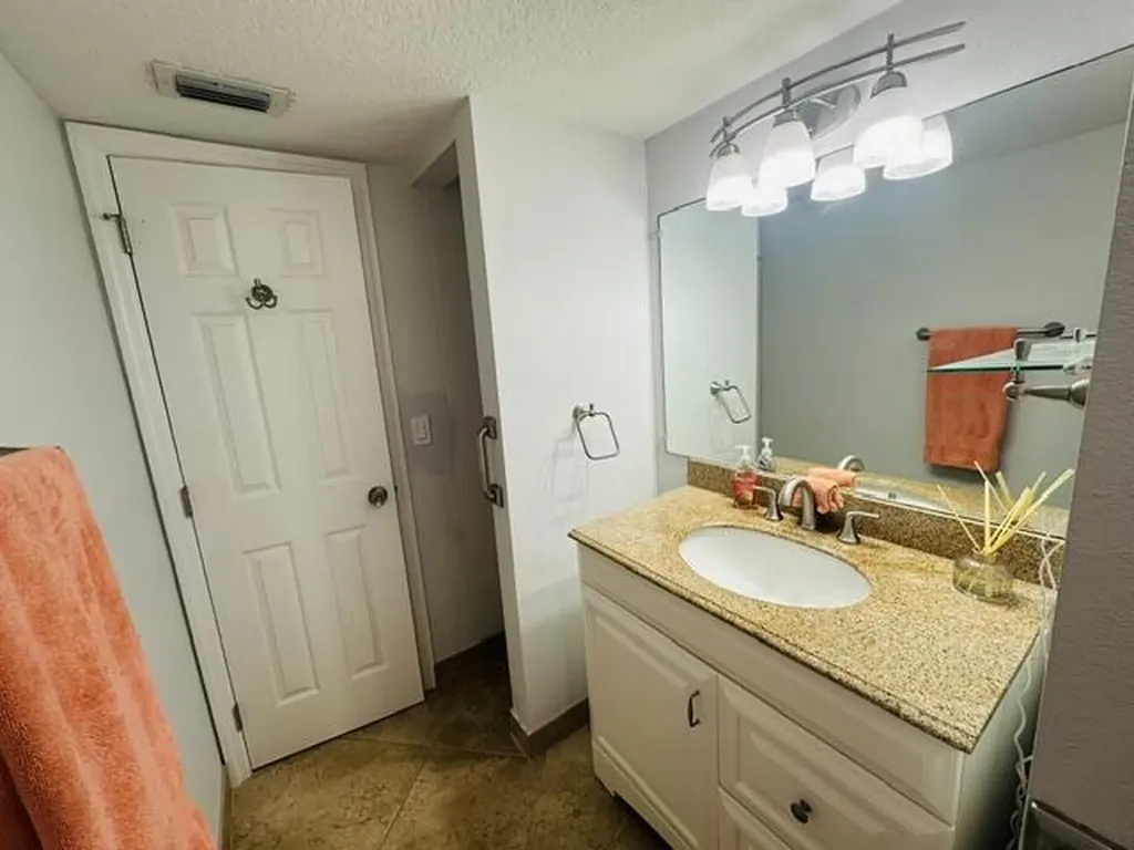 2601 NE 3rd Court Boynton Beach FL 33435