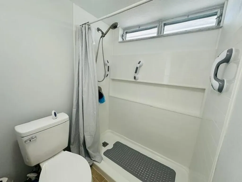 2601 NE 3rd Court Boynton Beach FL 33435