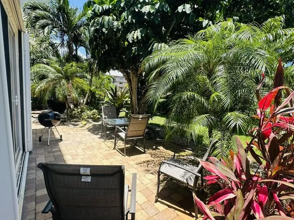2601 NE 3rd Court Boynton Beach FL 33435
