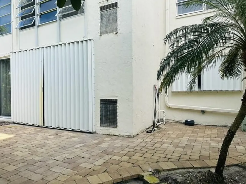 2601 NE 3rd Court Boynton Beach FL 33435