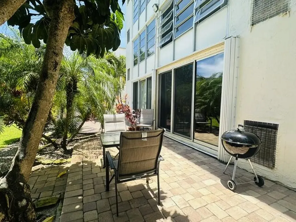 2601 NE 3rd Court Boynton Beach FL 33435