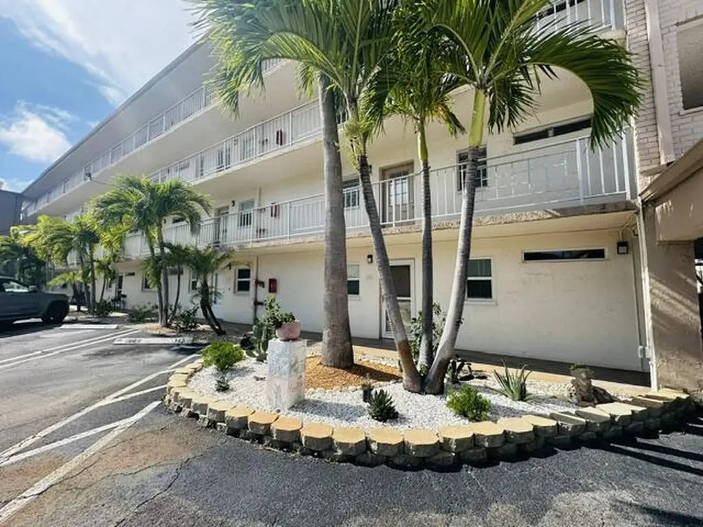 2601 NE 3rd Court Boynton Beach FL 33435