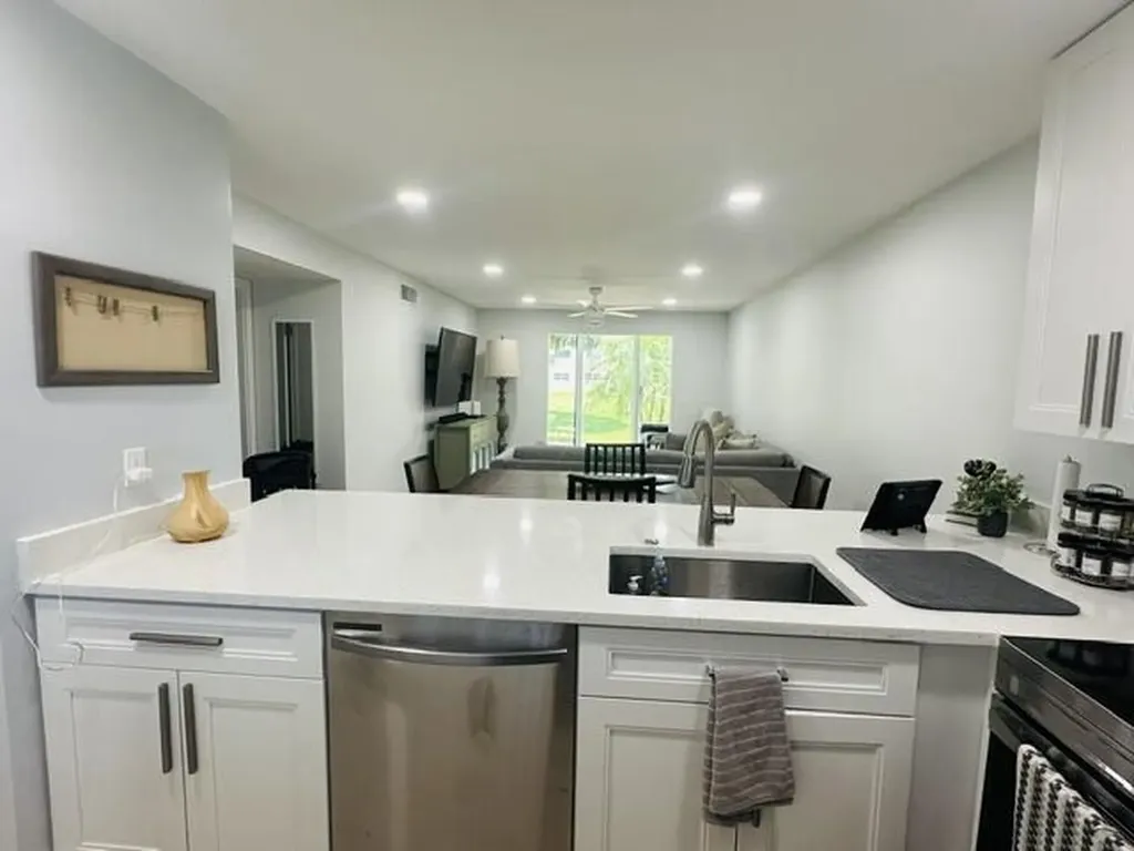 2601 NE 3rd Court Boynton Beach FL 33435