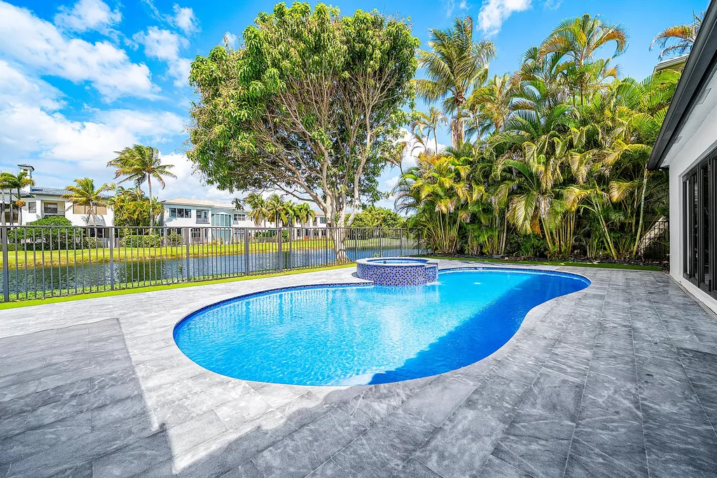 17585 Middlebrook Way Boca Raton FL 33496