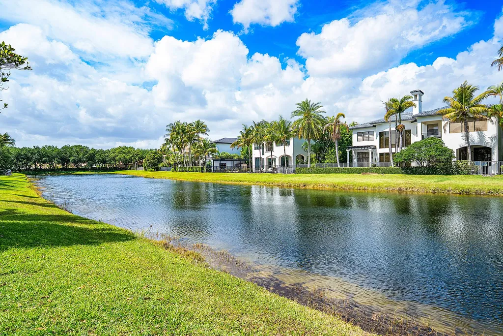 17585 Middlebrook Way Boca Raton FL 33496