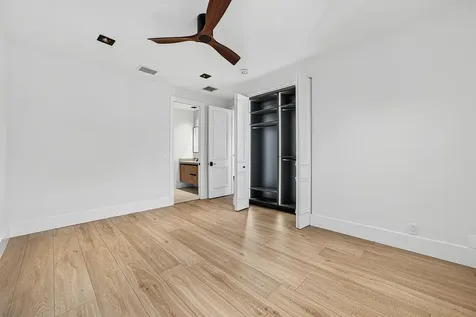 17585 Middlebrook Way Boca Raton FL 33496
