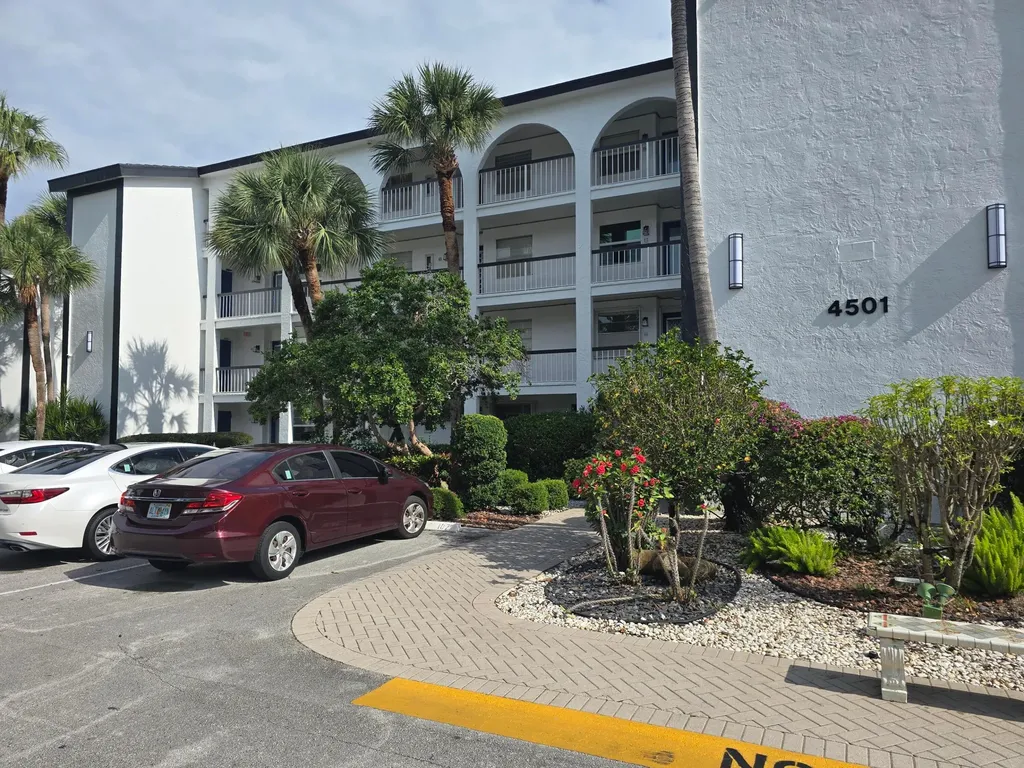 4501 Martinique C1 Way Coconut Creek FL 33066