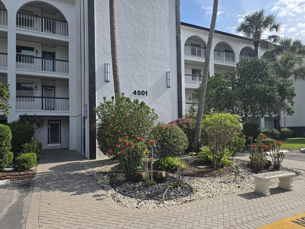 4501 Martinique C1 Way Coconut Creek FL 33066