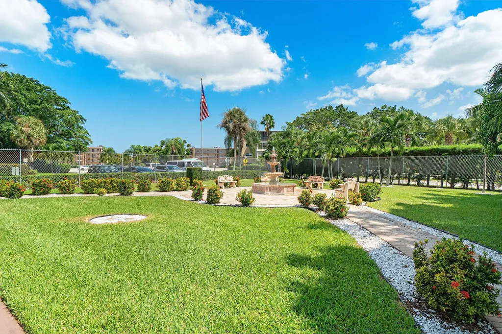 725 Lori Drive Palm Springs FL 33461