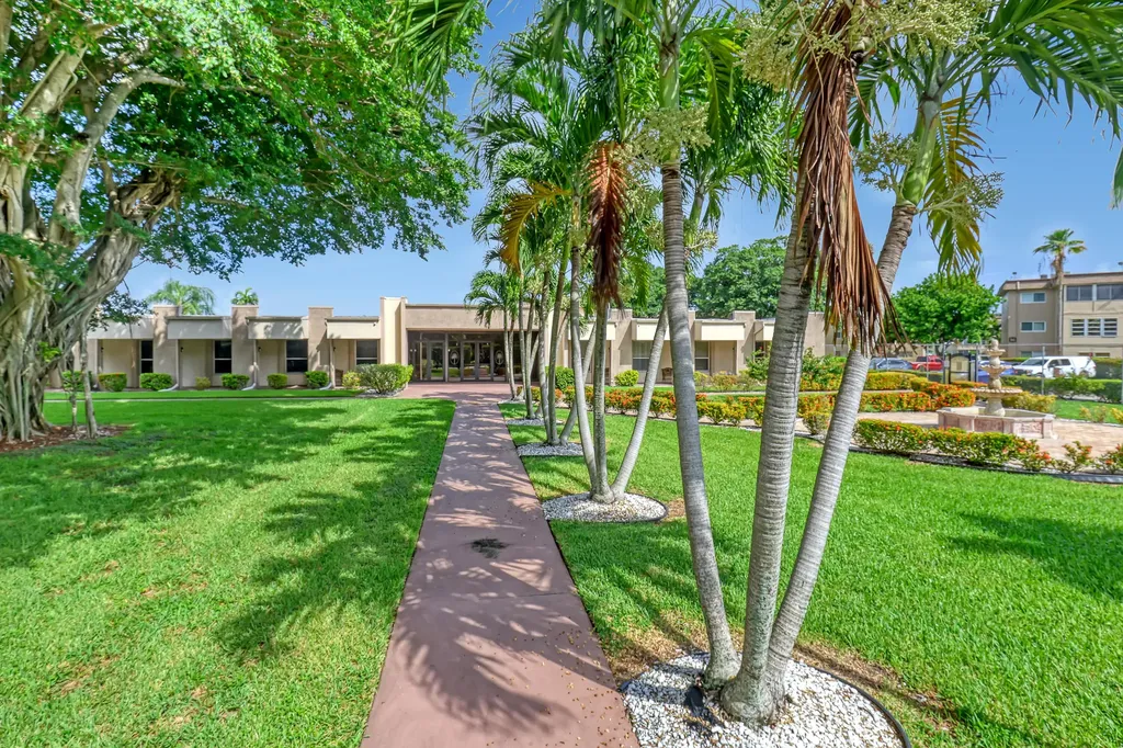 725 Lori Drive Palm Springs FL 33461