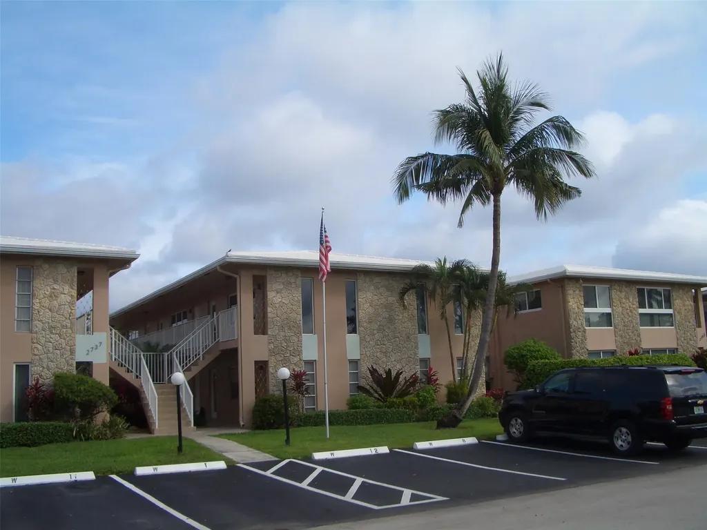 2737 NE 28th Street Lighthouse Point FL 33064