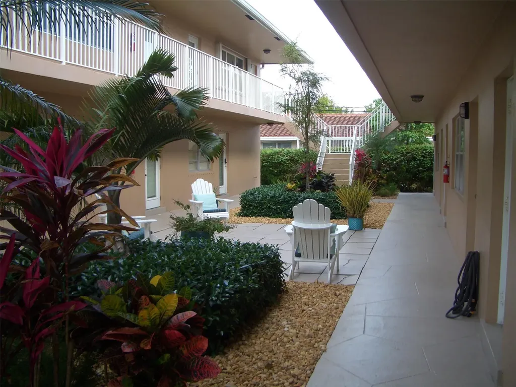 2737 NE 28th Street Lighthouse Point FL 33064